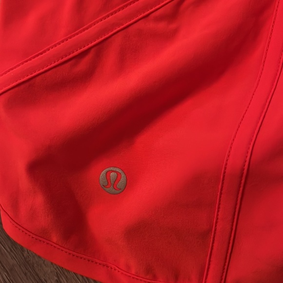 lululemon tracker LR short 4” - Picture 8 of 9